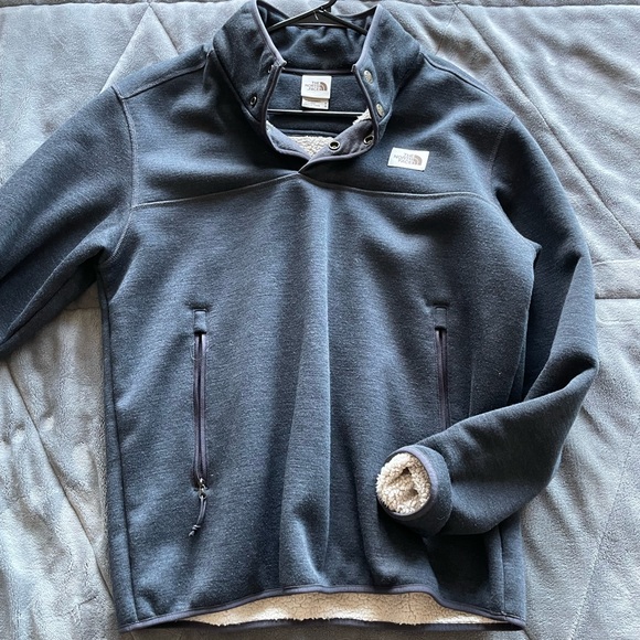 North Face 1/4 button - Picture 1 of 2